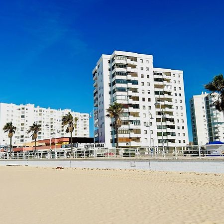Gatu Arena " Preferente Mayores De 25 Anos Y Familias " El Puerto de Santa María Esterno foto