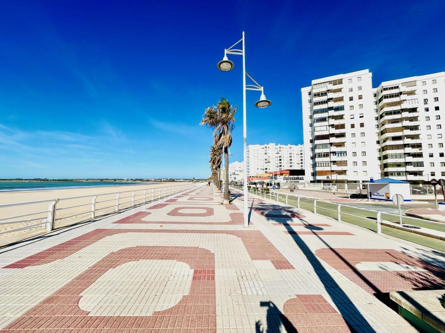 Gatu Arena " Preferente Mayores De 25 Anos Y Familias " El Puerto de Santa María Esterno foto
