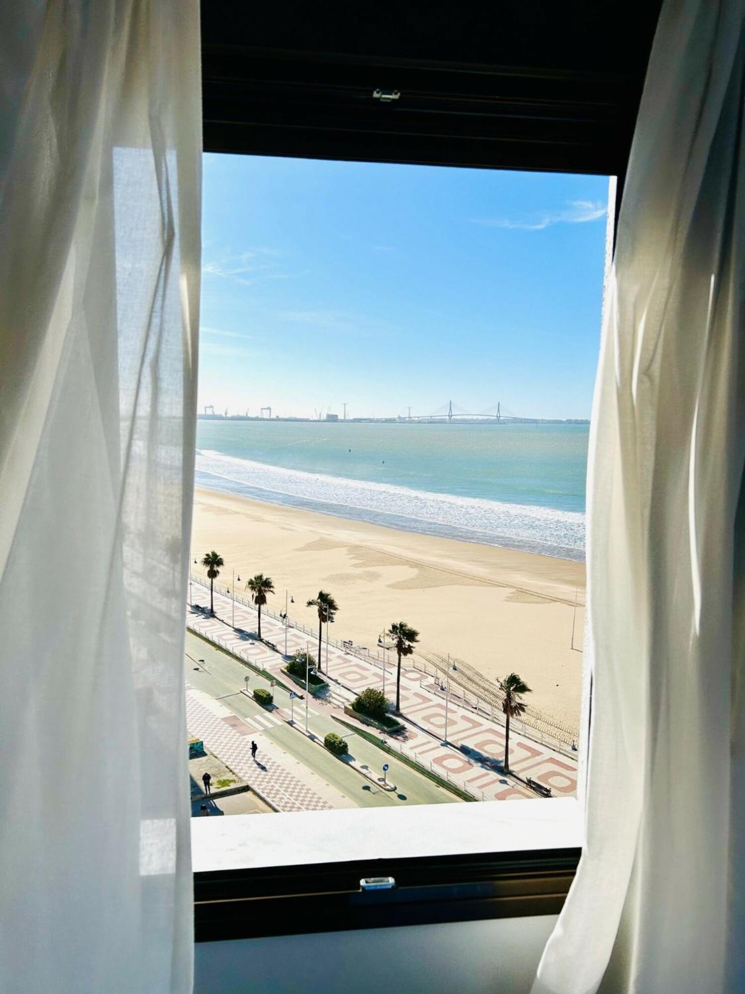 Gatu Arena " Preferente Mayores De 25 Anos Y Familias " El Puerto de Santa María Esterno foto