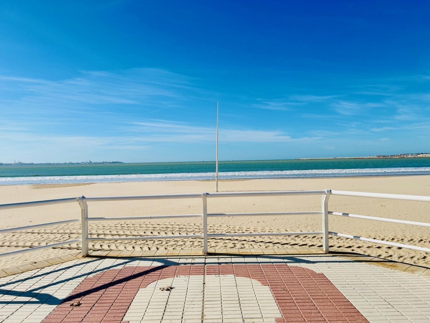 Gatu Arena " Preferente Mayores De 25 Anos Y Familias " El Puerto de Santa María Esterno foto